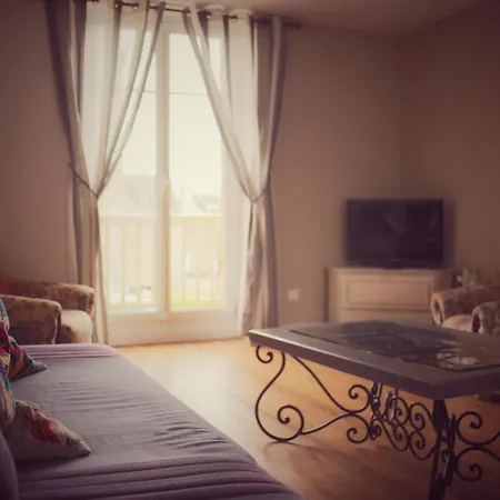 Apartmán Le Du 1er Etage, De Charme De 80m2, 2