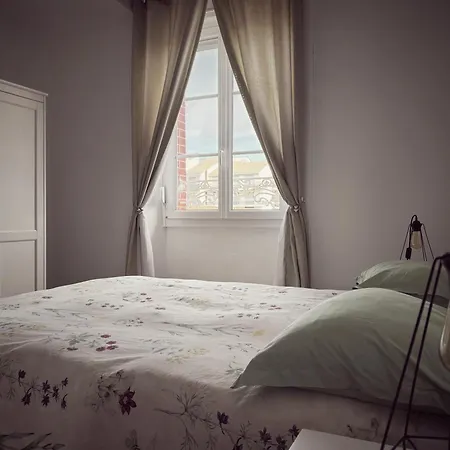 Le Du 1er Etage, De Charme De 80m2, 2 *